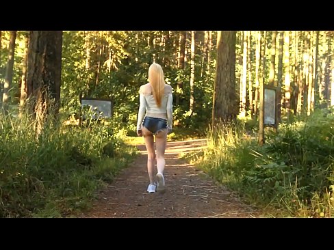 ❤️ Vacker kvinna rör sig långsamt, inte nakenvideo ☑ Porno vk at us ❌